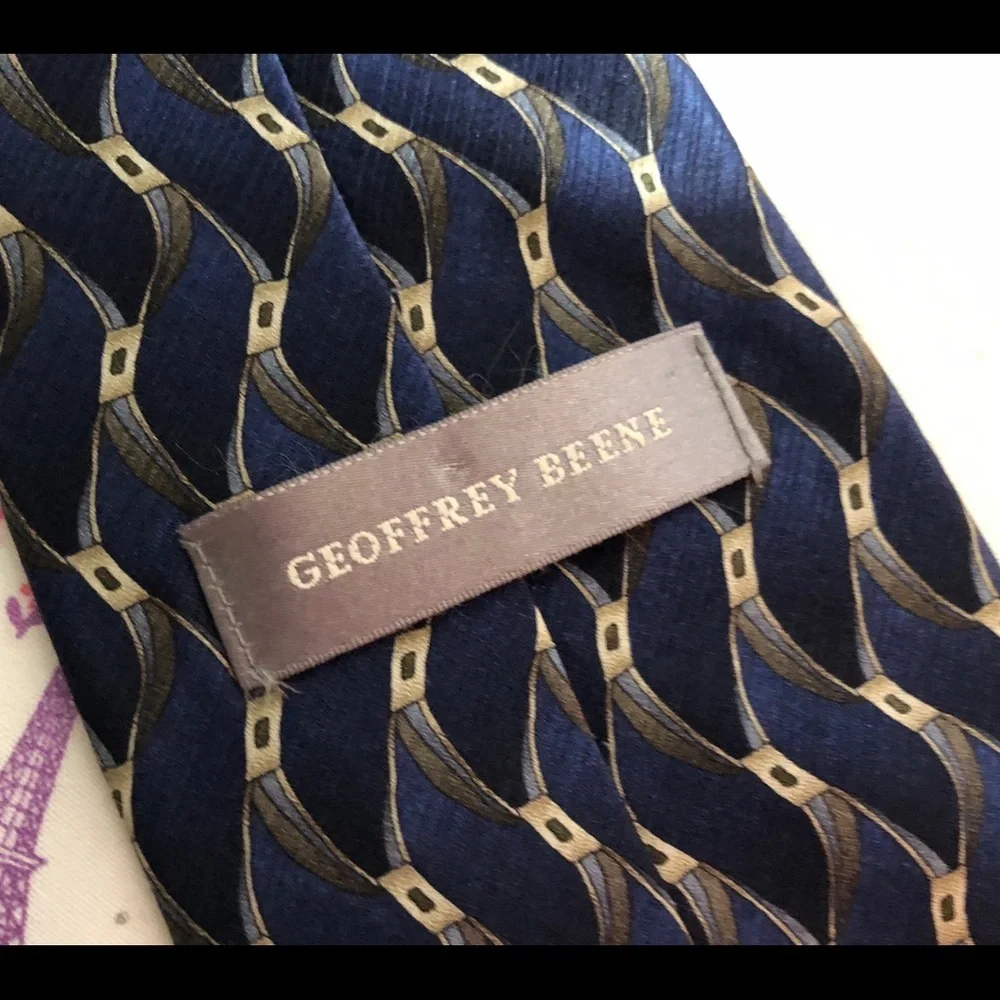 Vintage Geoffrey Beene Silk Tie